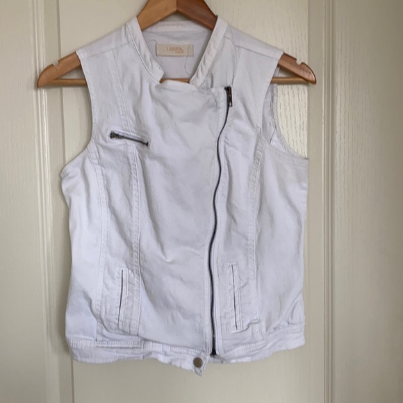 White statement vest⭐️ - Picture 1 of 2